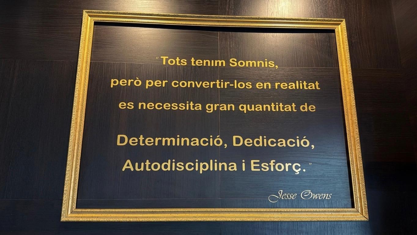 Cuadro con la frase de Jesse Owens en DaVinci Girona